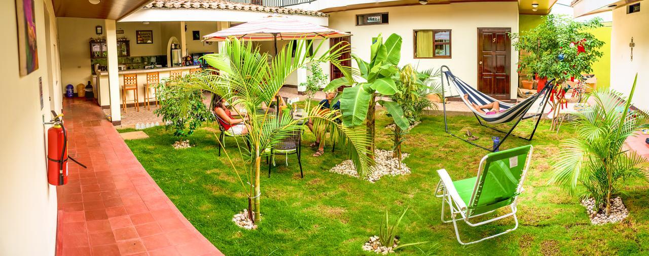 Casa Lula León Hostal Exterior foto
